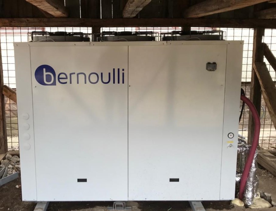 Unitate exterioară pompă de căldură Bernoulli – Primăria Comunei Bicaz Chei, Bicaz Chei, Neamț